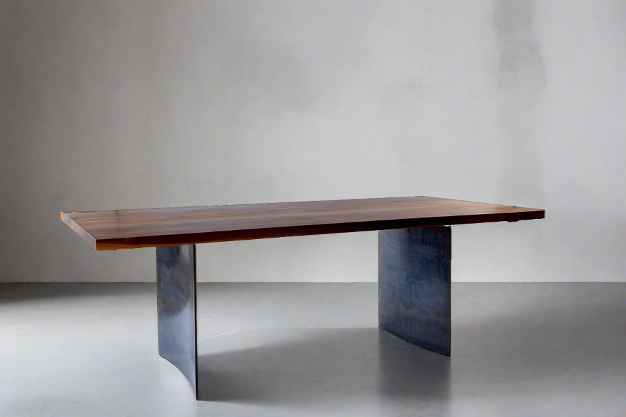 Ban Walnut Table