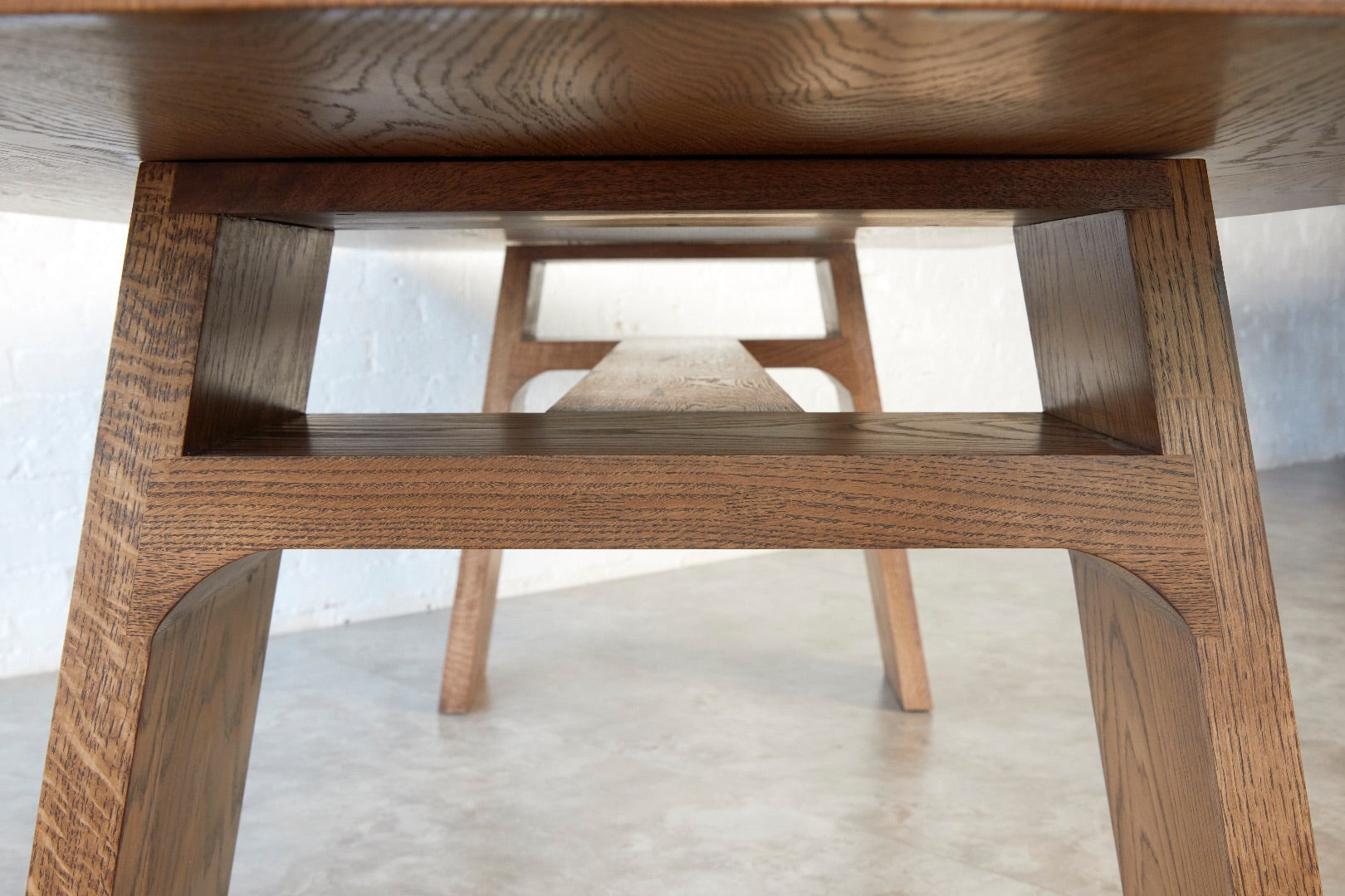 Nieves Tobacco Table