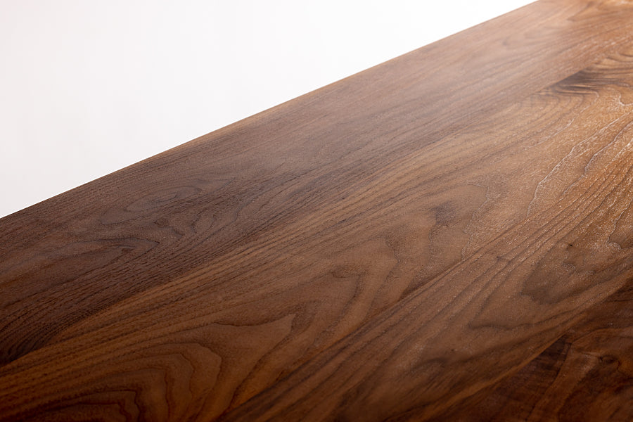 Ban Walnut Table