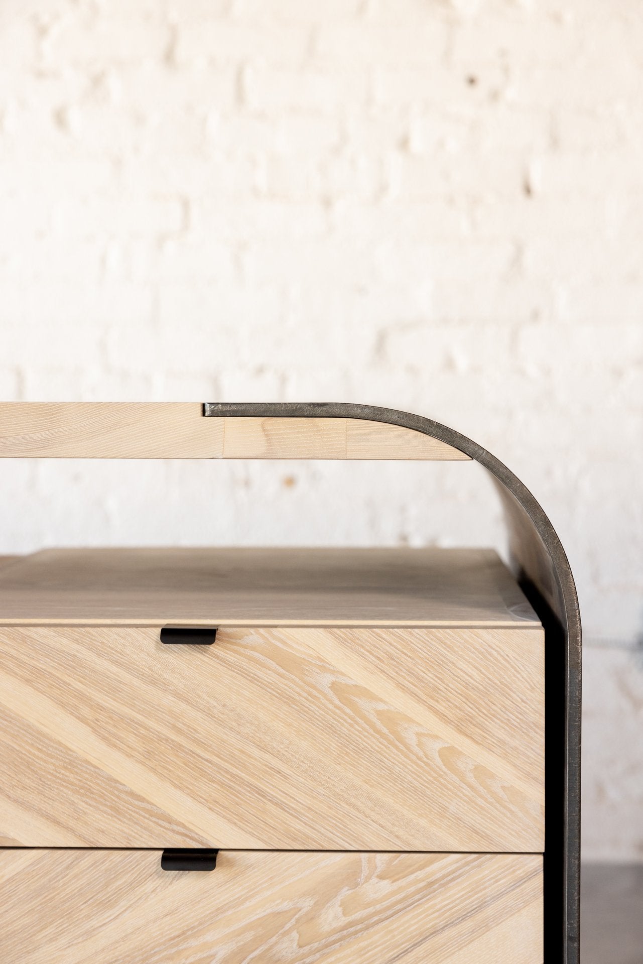 Transform your office with the Aurora Desk - a perfect blend of style, functionality, and craftsmanship.