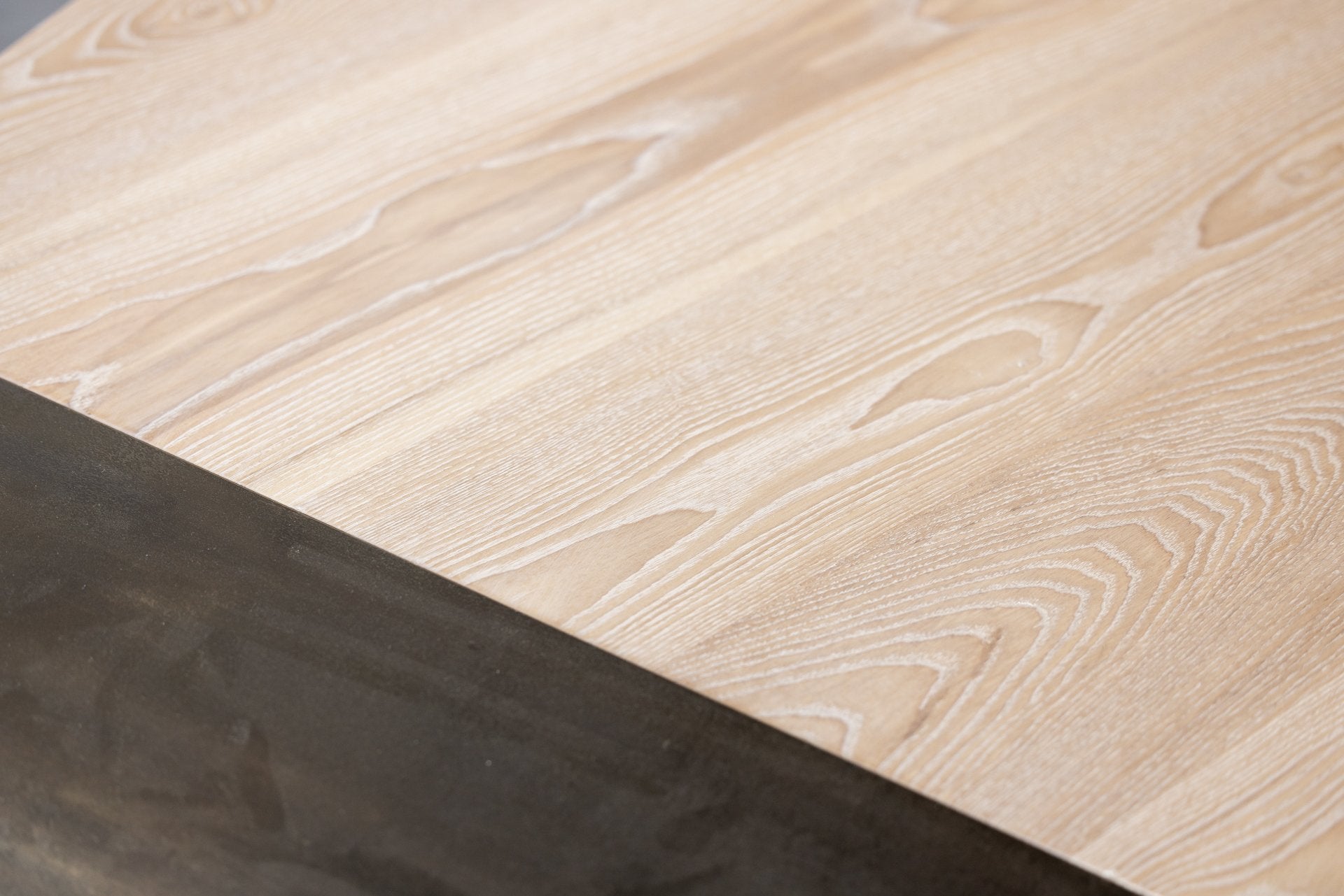 Aurora Desk