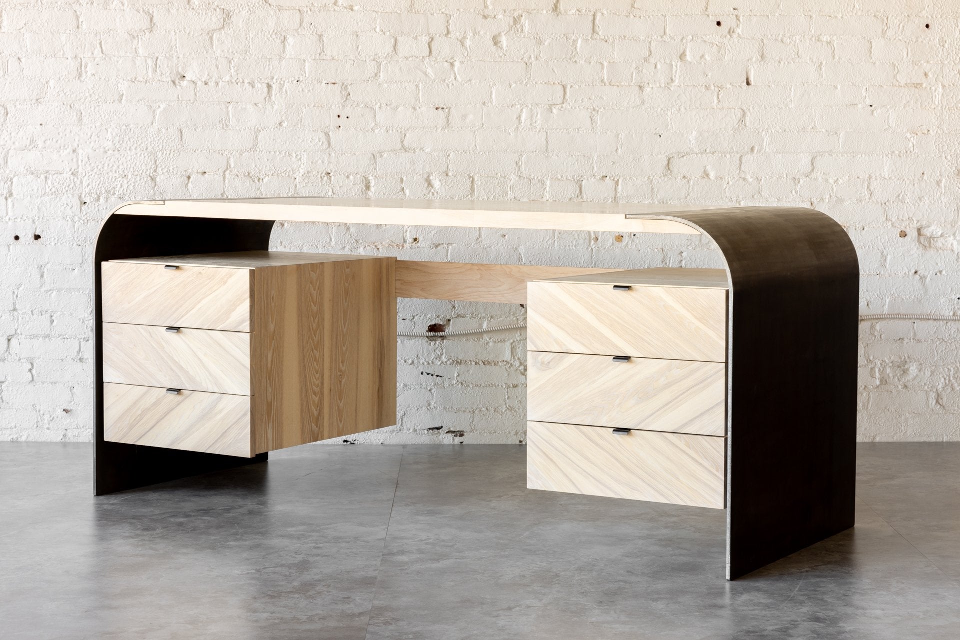 Aurora Desk