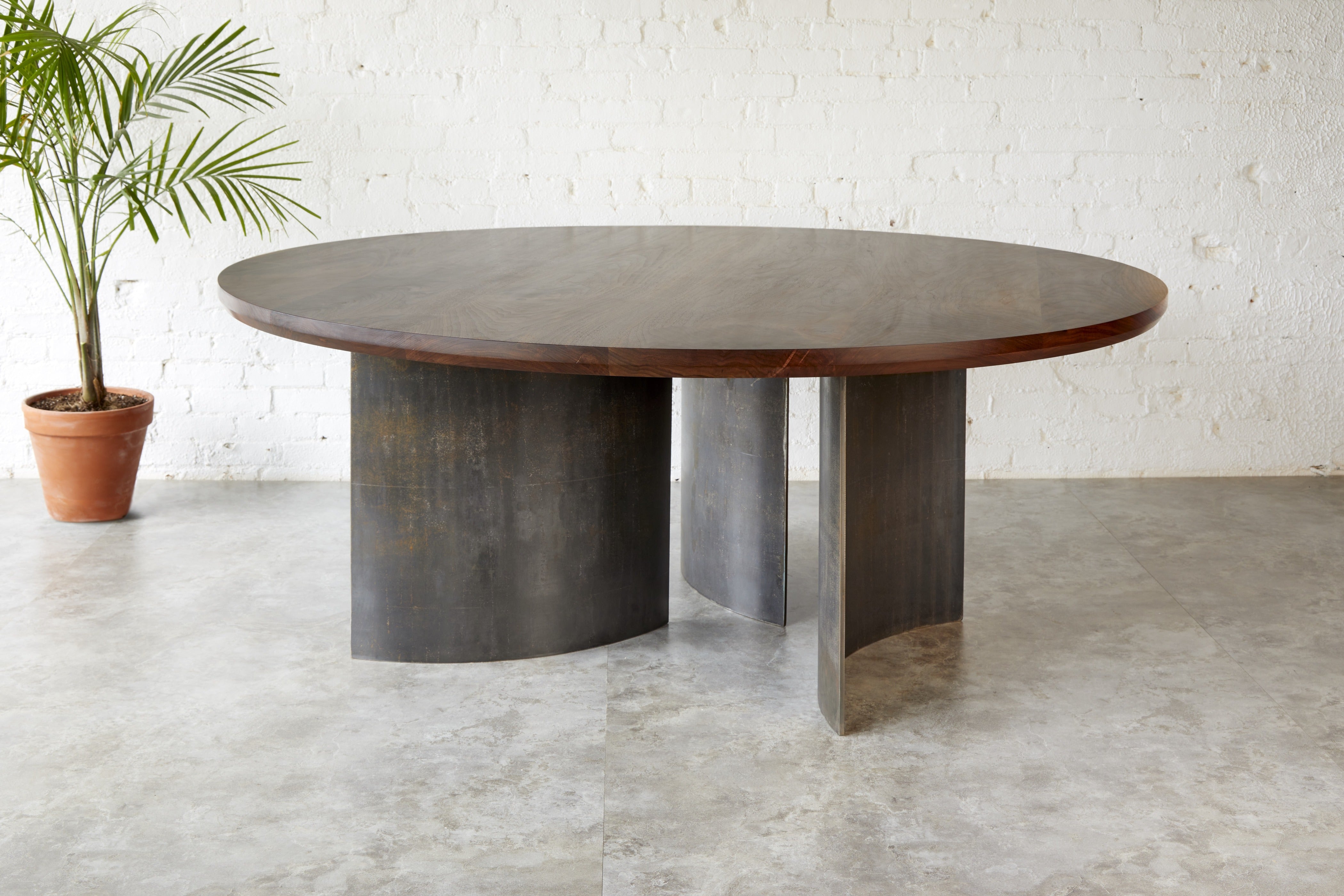 Ban Round Table