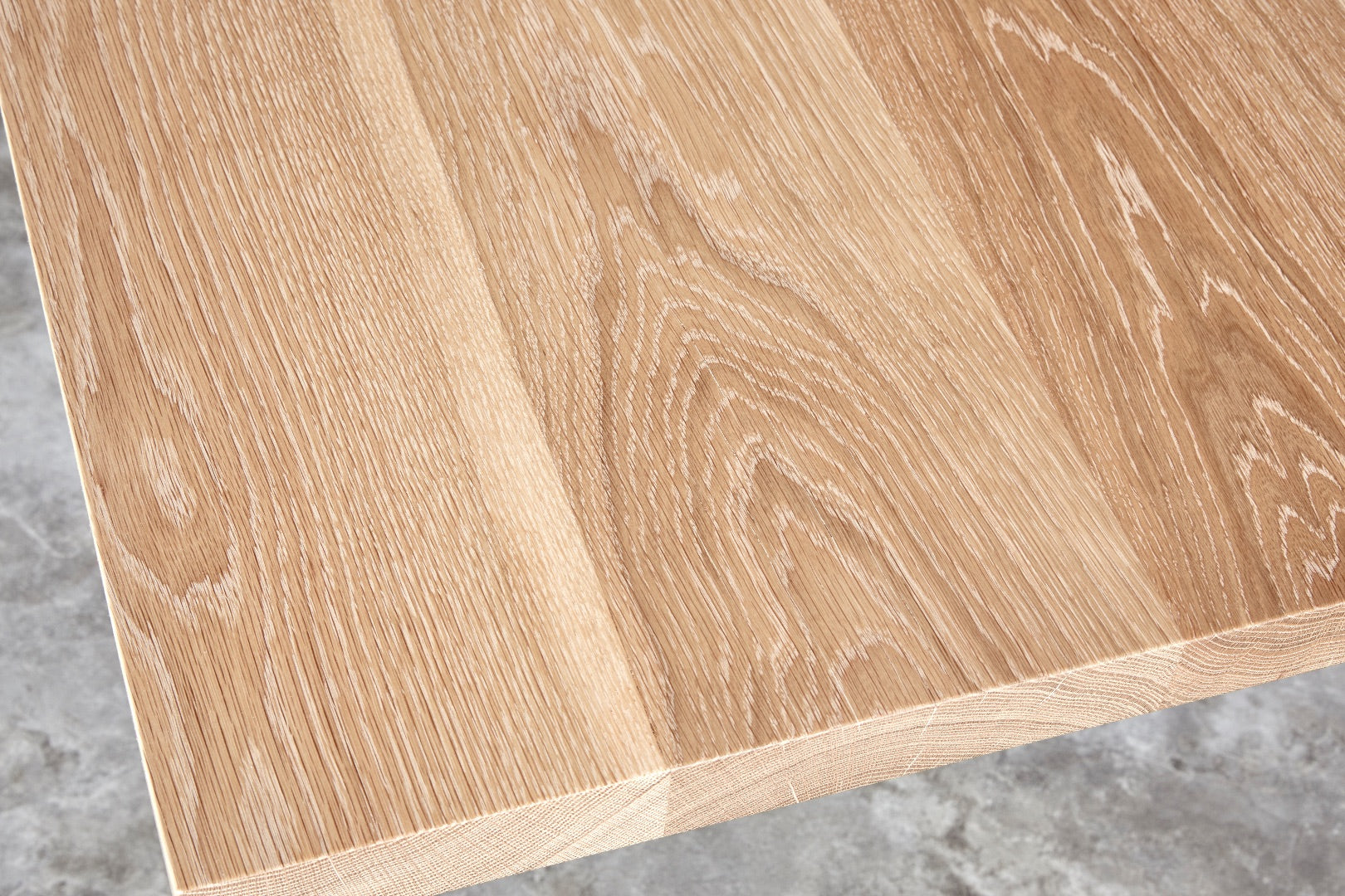 Ban White Oak table