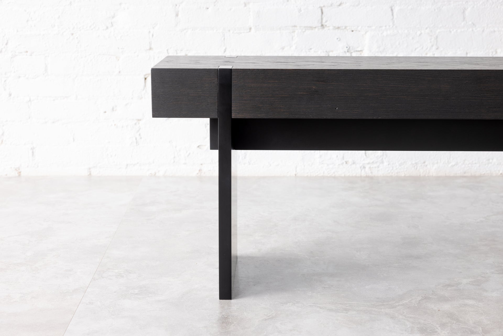 Tillikum Black Oak bench