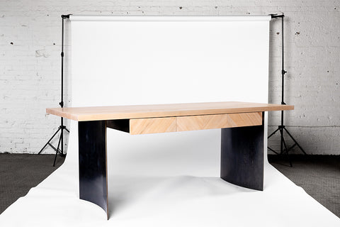 Ban desk