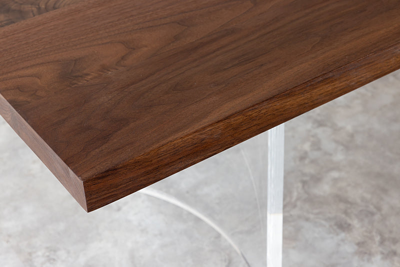 Ban Transparent table