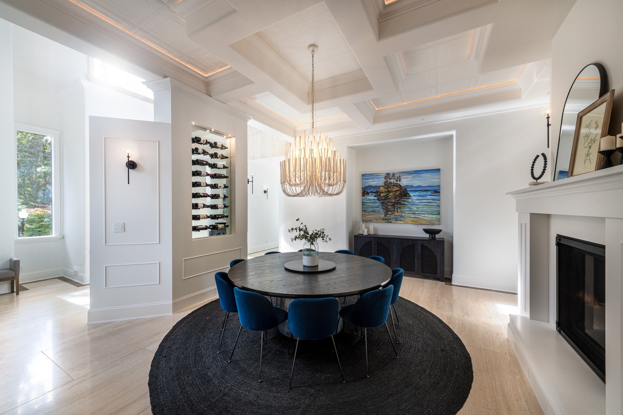 Alexandra table